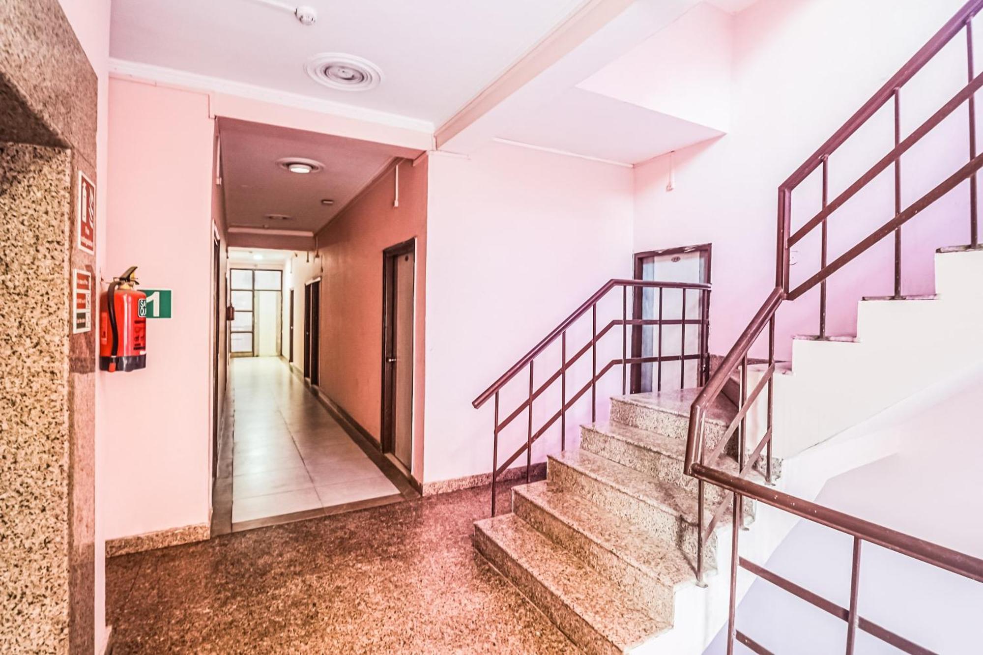 Hotel O Avni Residency Gurgaon Exterior foto